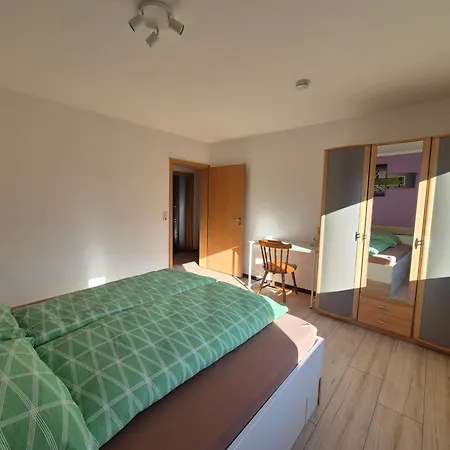 Sonnenschein 0l Mit Terrasse Und Garten فريدريشسهافن