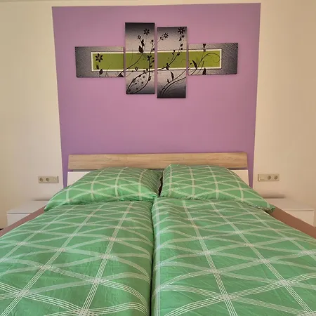 Sonnenschein 0l Mit Terrasse Und Garten شقة