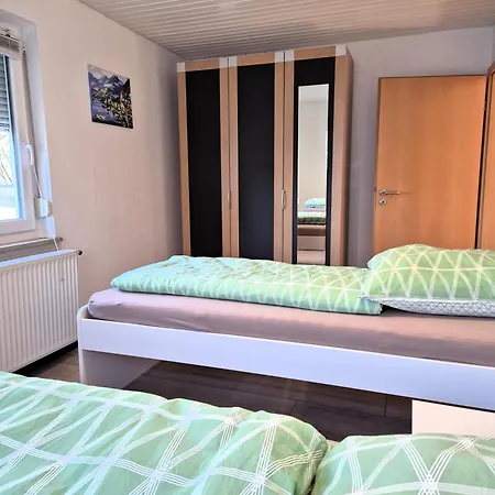 Sonnenschein 0l Mit Terrasse Und Garten فريدريشسهافن