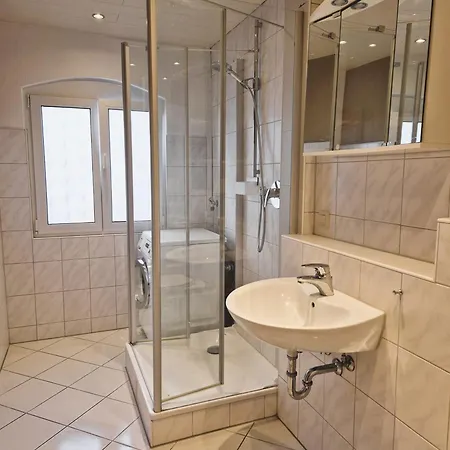 Sonnenschein 0l Mit Terrasse Und Garten فريدريشسهافن