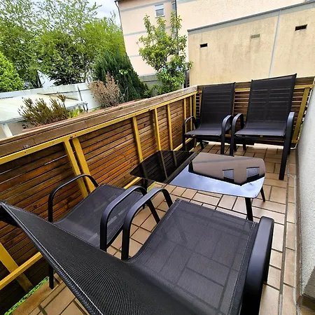 Sonnenschein 0l Mit Terrasse Und Garten فريدريشسهافن